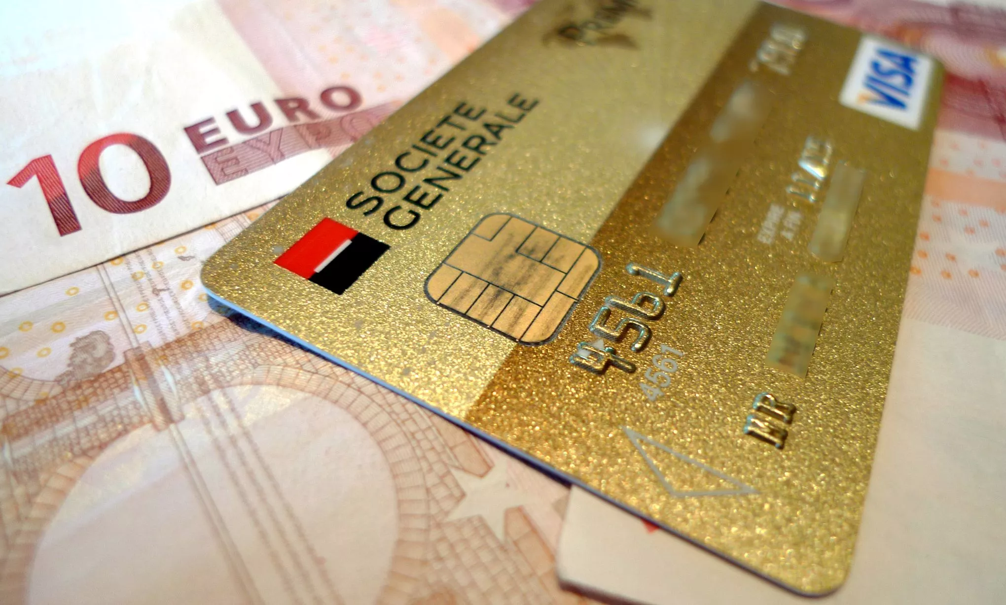 Boostez votre pouvoir d'achat : Découvrez les cartes de crédit Société Générale qui vous correspondent !